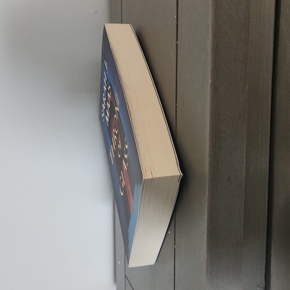 Throne of glass by Sara j maas fantasy booktok - Picture 2 of 8